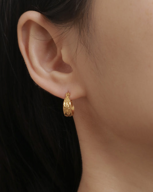 Gold small molten hoops